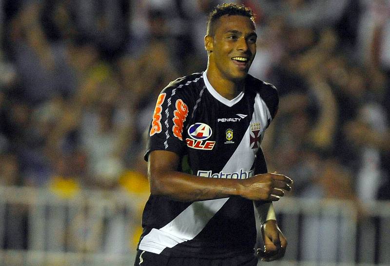 Elton foi um dos destaques do Vasco na temporada 2011 e reforçará o Corinthians em 2012 | Maurício Val / Fotocom.net