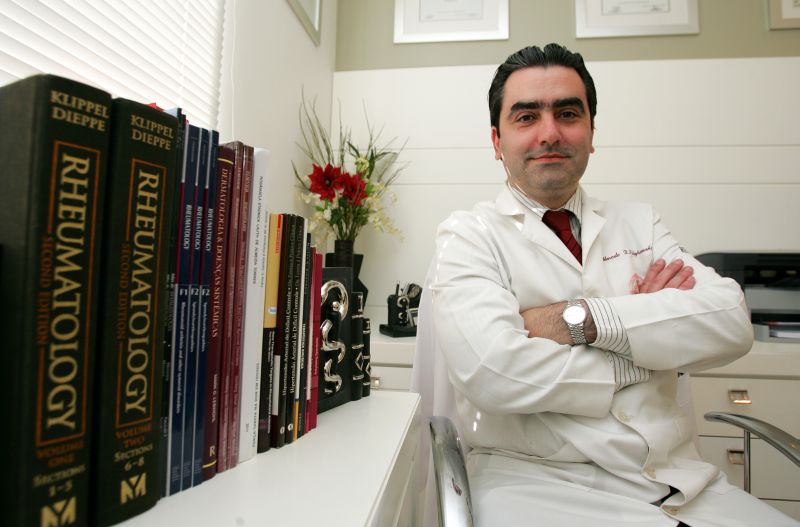 O médico Marcelo Schafranski defende que a maior parte do dinheiro público seja aplicada em educação e obras públicas áreas com papel primordial na prevenção de doenças | Josué Teixeira/ Gazeta do Povo