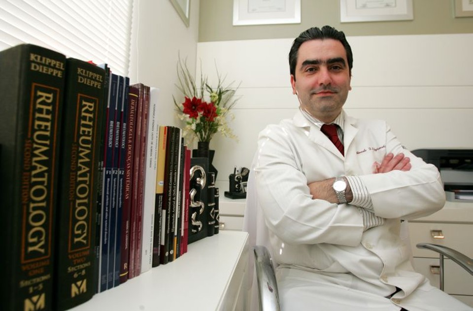 O médico Marcelo Schafranski defende que a maior parte do dinheiro público seja aplicada em educação e obras públicas  áreas com papel primordial na prevenção de doenças | Josué Teixeira/ Gazeta do Povo