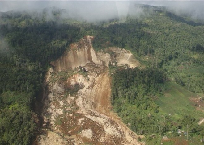 Área que deslizou em Papua Nova Guiné: número de mortos é de ao menos 40 | Reuters