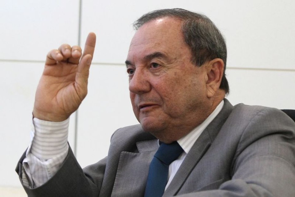 Desafiada, Dilma demite o chefe do órgão de combate à seca Elias Fernandes: pressão do Planalto fez diretor pedir demissão do cargo | Givaldo Barbosa/Agência O Globo