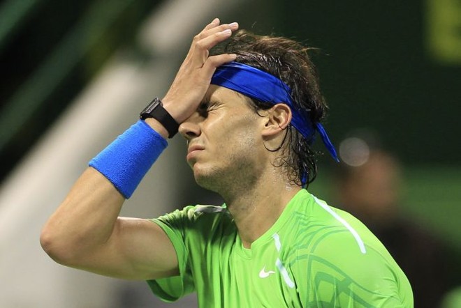 O espanhol Rafael Nadal lamenta após ponto perdido para o francês Gael Monfils na semifinal desta sexta-feira | Fadi Al-Assaad/Reuters