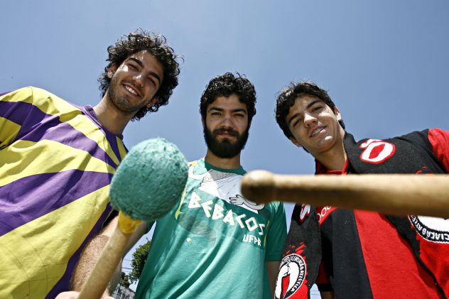 Os irmãos Fernando, Felipe e Lucas França participam de baterias diferentes. | Priscila Forone/Gazeta do Povo