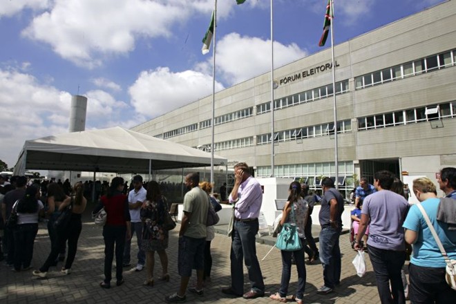 Tempo médio de espera para atendimento é de pelo menos três horas |