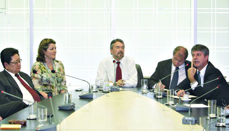 Reunião no Ministério Público traçou estratégias para investigar a fraude eletrônica nos postos de combustíveis do Paraná | Daniel Castellano/Gazeta do Povo