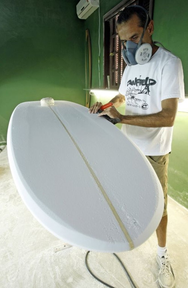 Rubens Canfield aprendeu a fazer pranchas na prática.