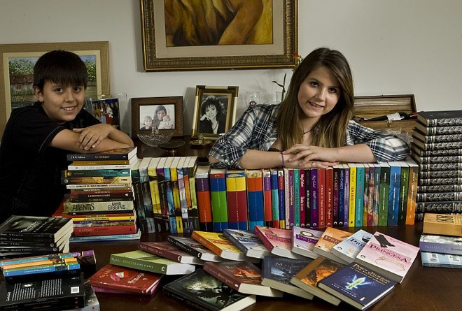 Vitória Bevervanso e o irmão Eduardo aproveitam ao máximo o tempo livre para colocar a leitura em dia | 