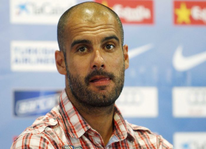O técnico Pep Guardiola elogiou até o Osasuna, adversário que tomou de 8 a 0 do Barcelona no início do Espanhol e que o time volta a encontrar pela Copa do Rei. | Gustau Nacarino/Reuters