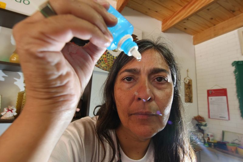 O uso de colírio sem precrição médica prejudicou a visão de Thais da Costa | Ivonaldo Alexandre / Gazeta do Povo