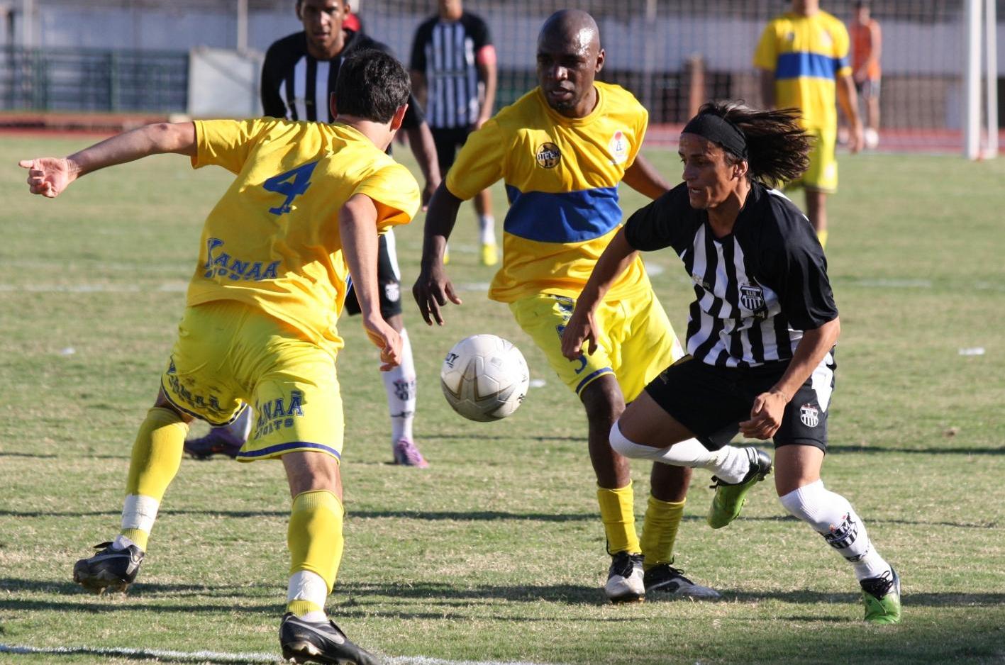 Aurélio Almeida disse que, se o time não for vendido, ele continuará no comando | William Kayser