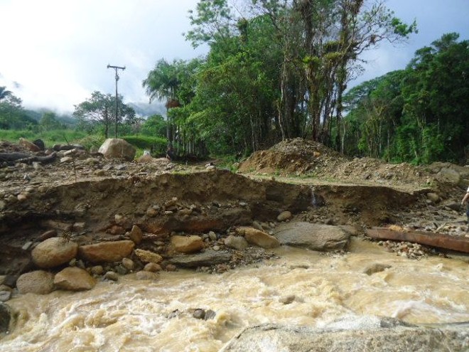 Pontes eram provisórias e 13 famílias estão isoladas |