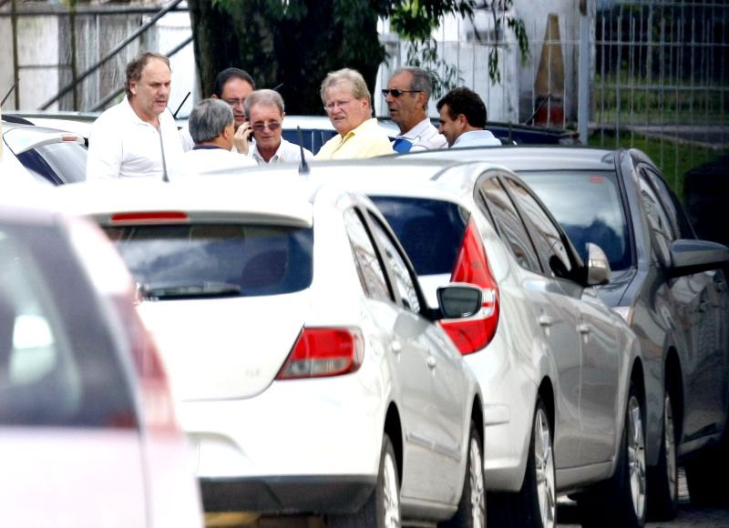 Com primeiro treino da temporada fechado para a imprensa, diretoria tricolor se reúne dentro da Vila Capanema. Demissões na parte administrativa estão em pauta | Marcelo Elias/ Gazeta do Povo