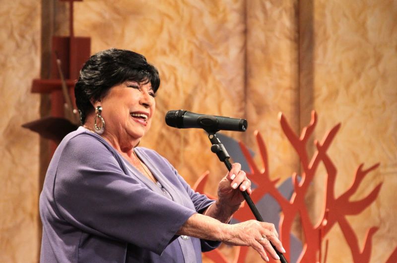 Inezita Barroso completou 60 anos de carreira e está há 31 anos à frente do programa Viola, Minha Viola, da TV Cultura | Cleones Ribeiro/Divulgação