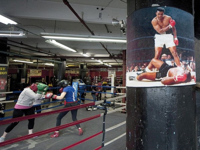 Cartaz do filho pródigo no ginásio em que Muhammad Ali deu os primeiros golpes | 