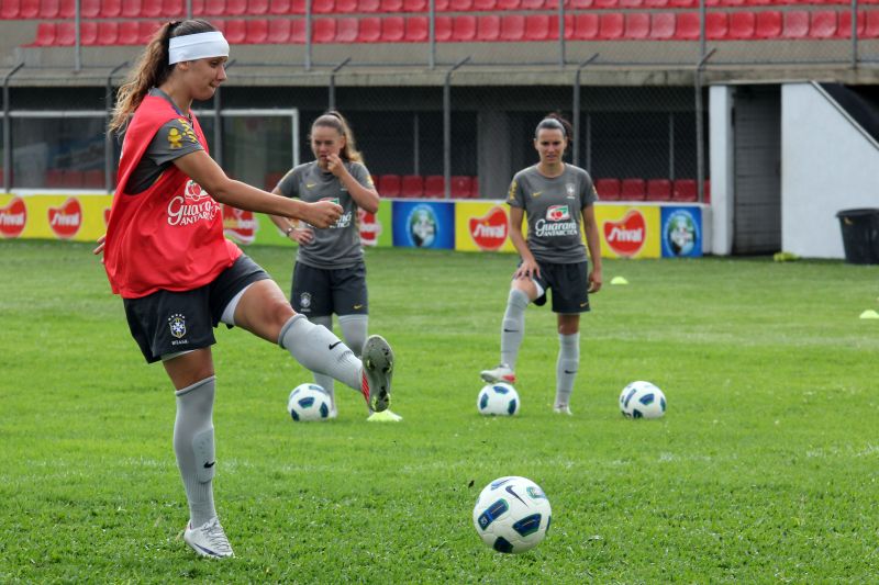 Seleção brasileira feminina sub-20 treina antes da disputa do Sul-Americano | Walter Alves / Gazeta do Povo