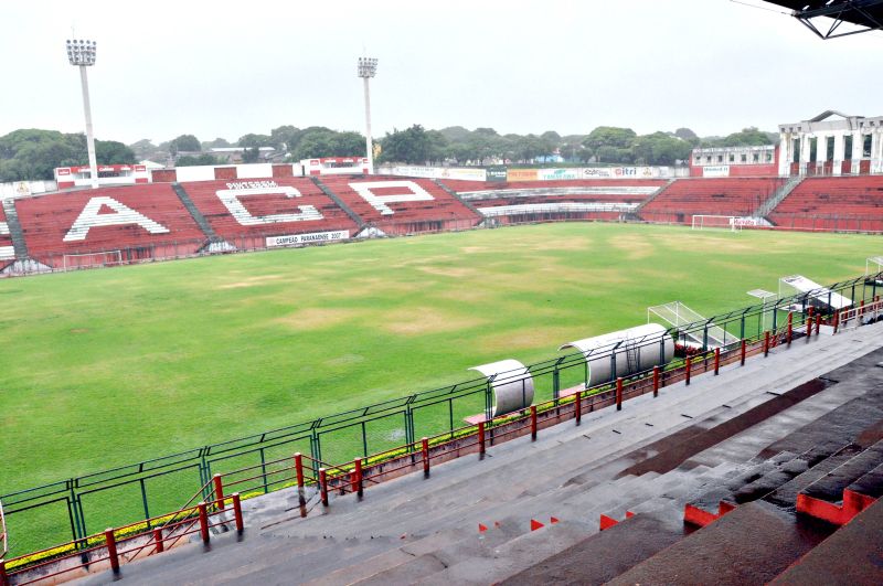 Estádio Waldemiro Wagner, em Paranavaí, sofre com a drenagem deficitária do gramado. O problema se repete em outras praças esportivas que, em menos de uma semana, receberão o Campeonato Paranaense | Cuvva Fabiano Vaz Fracarolli/Diario do Noroeste