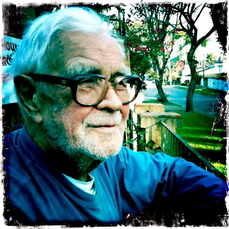 Um pé lá e outro cá | Cláudia Serathiuk