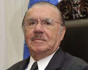 O senador José Sarney passou o ex-chefe da Casa Civil José Dirceu e agora lidera a "corrida" pelas algemas douradas | José Cruz/ ABr