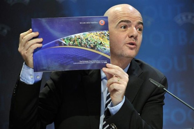 Secretário-geral da Uefa, Gianni Infantino, apresenta o relatório dos prejuízos dos clubes europeus | Martial Trezzini / EFE
