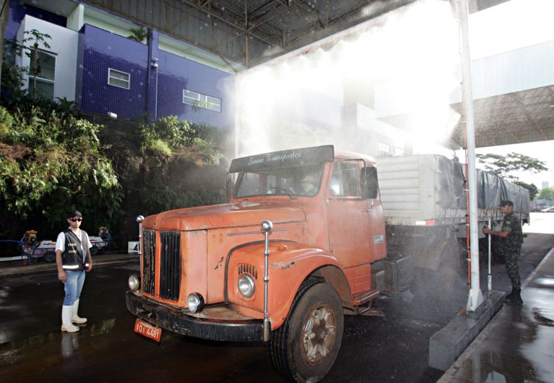 Operação em Foz, em outubro: importação de animais está suspensa | Cristian Rizzi / Gazeta do Povo