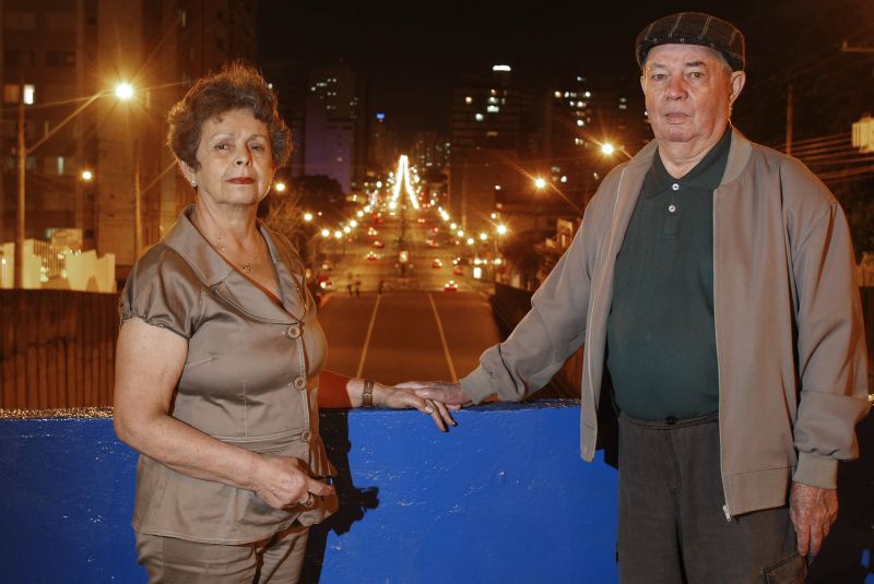 Nylceia de Oliveira com o marido João: após perder o filho em acidente, ela passou a frequentar grupo para superar luto | Daniel Castellano/Gazeta do Povo