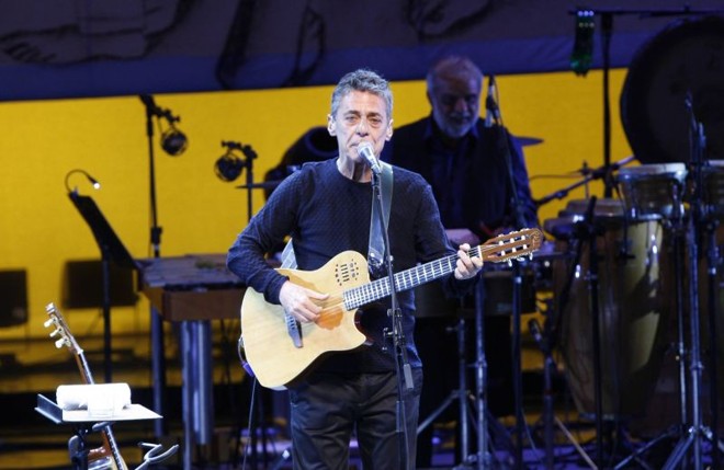 Chico Buarque lotou o Teatro Guaíra: turnês a cada cinco anos ajudam a criar interesse do público |