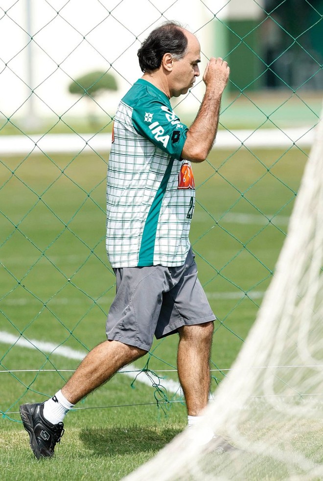 Marcelo Oliveira destacou a perícia de Lincoln nas cobranças de falta | Hugo Harada/ Gazeta do Povo
