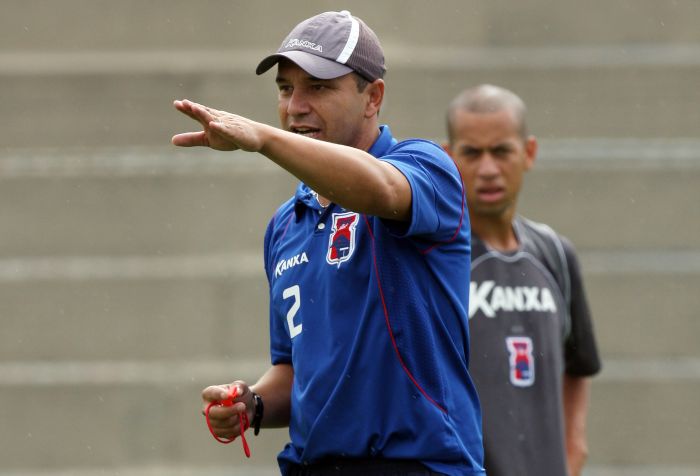 Ageu, que comandará o início da pré-temporada do Paraná, está se preparando há quatro anos para se tornar técnico | Walter Alves / Gazeta do Povo