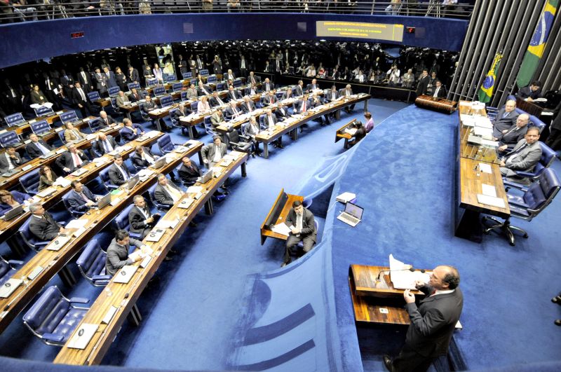 Senado: supersalários e censura branca a site. | Moreira Mariz/Agência Senado