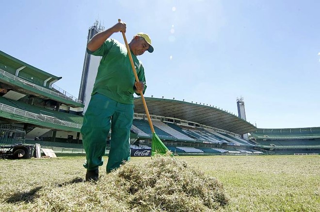 Reforma do gramado do Couto Pereira inclui um sistema automatizado de irrigação | 