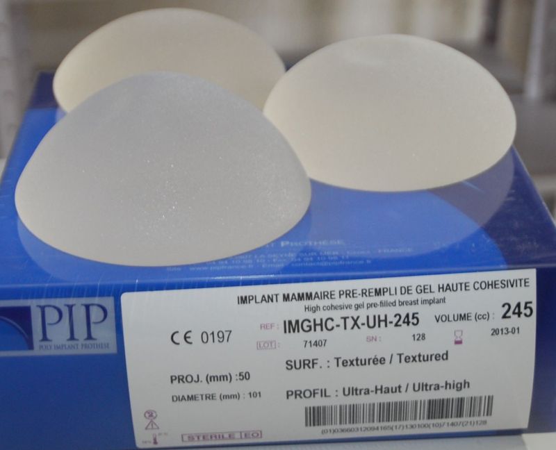 Cerca de 10 mil próteses mamárias foram apreendidas em Almirante Tamandaré e serão enviadas para laboratórios da Anvisa | Divulgação / Venilton Kuchler / SESA