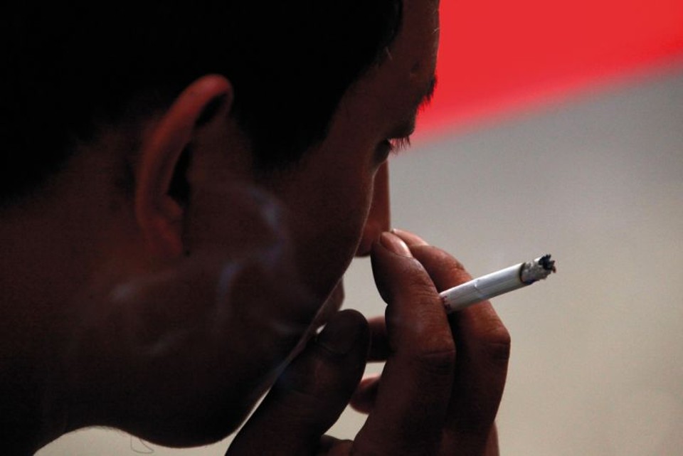 Cigarro faz defesas do corpo atacarem pulmão Em 10 anos, doenças do pulmão serão 5ª maior causa de morte no mundo | David Gray/Reuters