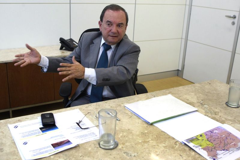 Elias Fernandes, diretor-geral do Dnocs: ele nega irregularidades, mas sua saída é dada como certa | Givaldo Barbosa/Agência O Globo