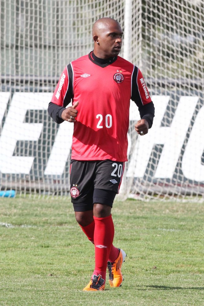 Velho conhecido do técnico Carrasco, Morro García está ameaçado no Furacão | Walter Alves/ Gazeta do Povo