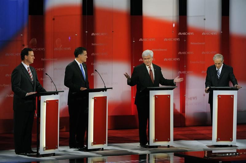 Rick Santorum, Mitt Romney, Newt Gingrich e Ron Paul durante debate na Flórida | EFE/BRIAN BLANCO