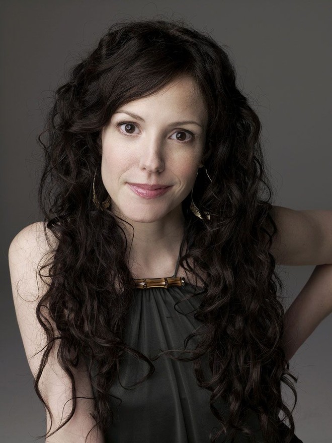 Mary Louise Parker na pele de Nancy Botwin, a dublê de mãe e traficante de Weeds: configuração subvertida de família |