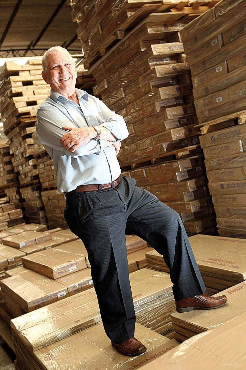 Nelson Poliseli, diretor do Sindicato das Moveleiras: empresas do setor são as maiores consumidoras de painéis de madeira aglomerada | Ivonaldo Alexandre/ Gazeta do Povo