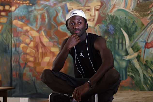 O congolês Patrick vai tentar uma vaga na CEU: "Mais fácil fazer amigos" | Felipe Rosa/Gazeta do Povo