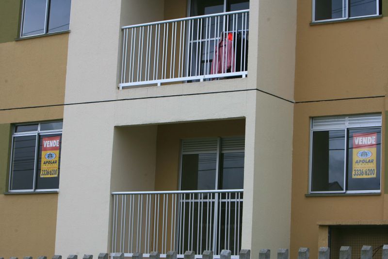 Apartamento à venda na Cidade Industrial de Curitiba: imóveis novos estão absorvendo fatia maior dos recursos de financiamento | Ivonaldo Alexandre/ Gazeta do Povo