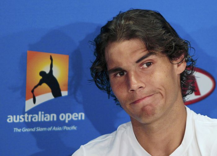 O espanhol Rafael Nadal, durante a conferência de imprensa neste sábado na qual colocou em dúvida os problemas respiratórios de Djokovic | Vivek Prakash/Reuters