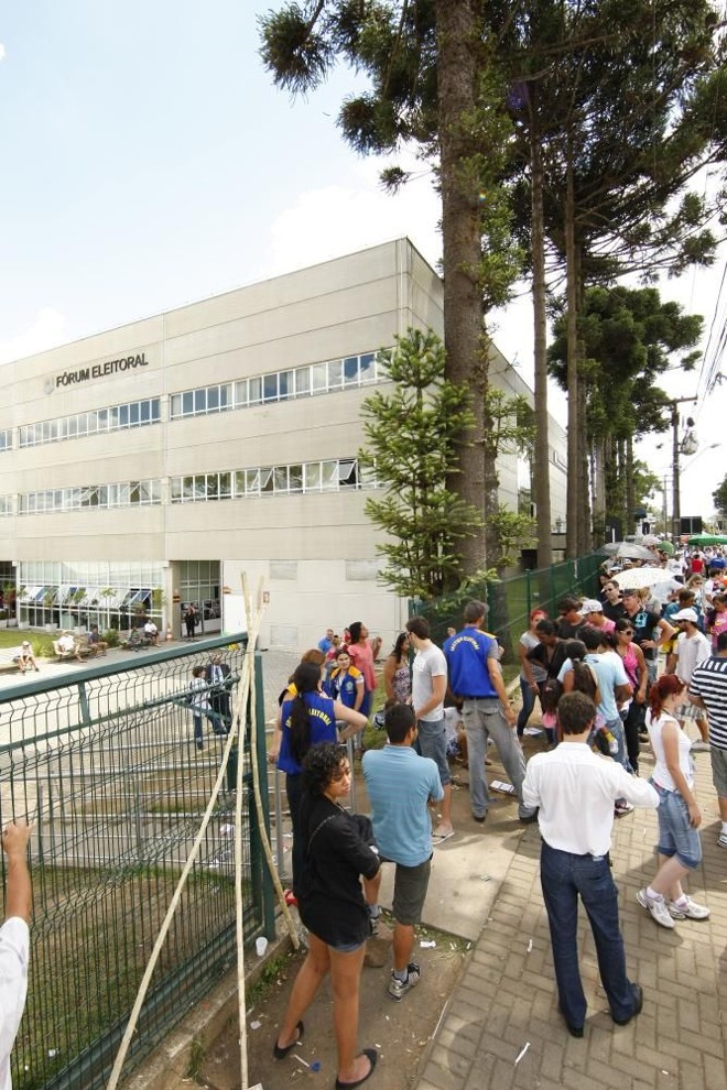 Sede do TRE: no fim da tarde, com fila pequena, todos foram atendidos |