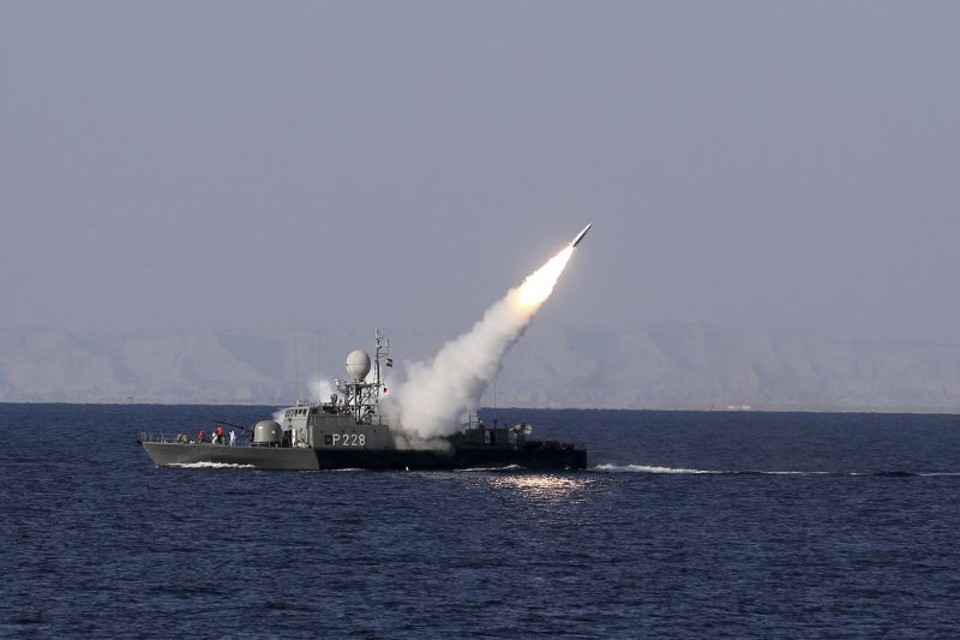Os exercícios são uma demonstração de que o país pode atingir Israel e bases dos Estados Unidos na região, caso o Irã seja atacado | REUTERS/Jamejamonline/Ebrahim Norouzi