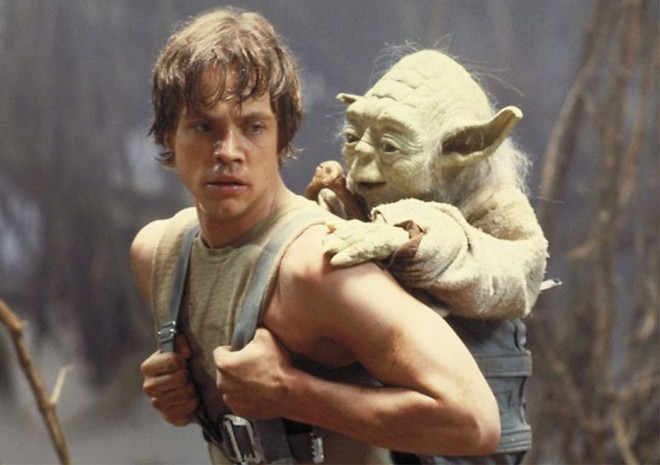 Luke Skywalker leva nos ombros o sábio jedi Yoda, em cena de O Império contra-ataca. Ou será a Alemanha, carregando nas costas uma Europa envelhecida e cheia de benefícios concedidos pelo Estado? |