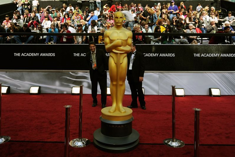 Estatueta do Oscar vista na entrada do local da cerimônia, em Los Angeles | Frazer Harrison/Getty Images/AFP
