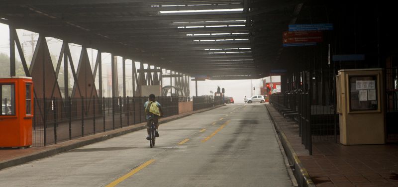 Terminal do Pinheirinho, no início da manhã desta quarta: praticamente vazio | Antonio Costa / Agência de Noticias Gazeta do Povo