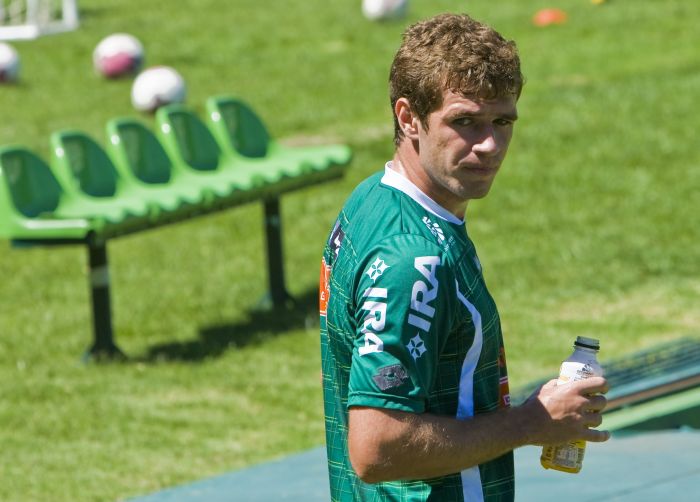 Com a boa apresentação de Gil diante do Roma, Jackson admite uma disputa sadia na lateral direita | Antonio Costa / Gazeta do Povo