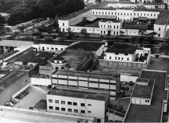 Presídio Tiradentes (ao fundo), onde a presidente e a ministra estiveram presas | 