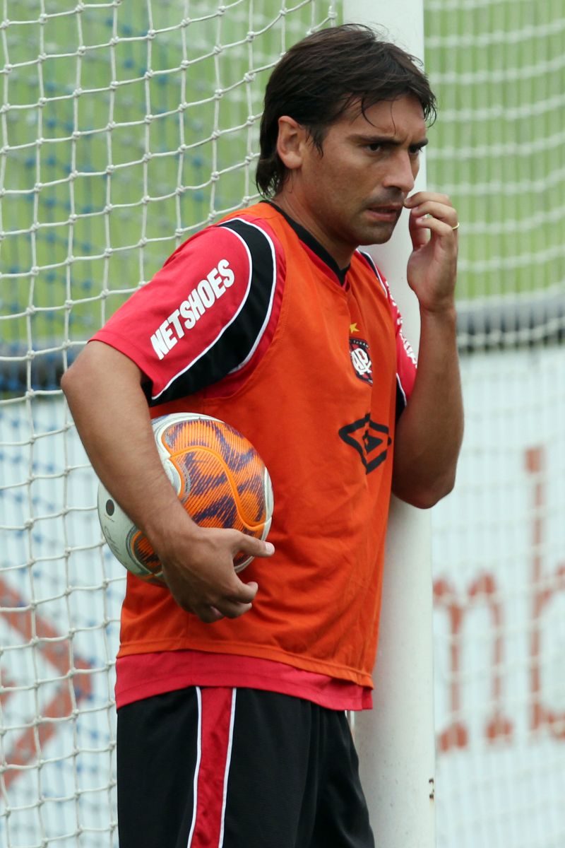 Atuando na vaga deixada por Paulo Baier, Ligüera tem comandado o Atlético dentro de campo | Walter Alves/ Gazeta do Povo