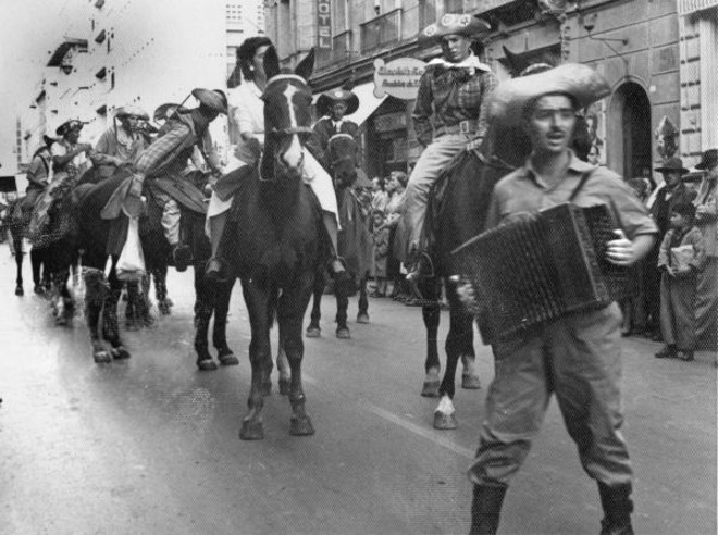 Os estudantes criticavam inclusive os filmes que estavam em cartaz nos cinemas, como