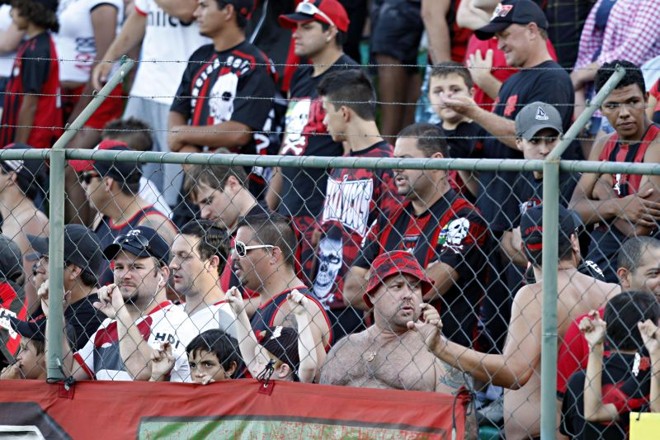 Julião: sem camisa, o vereador trocou a Câmara pelo jogo do Atlético na última quarta-feira (1º) |